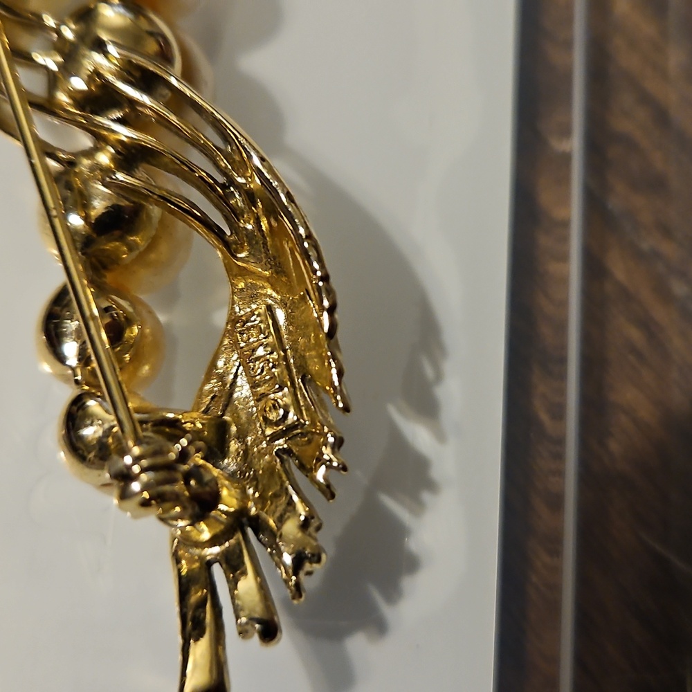 Lisner Brooch - Picture 3 of 3
